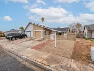 Photo #2: 2558148 Listing