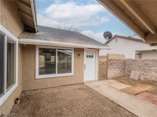 Photo #4: 2558148 Listing