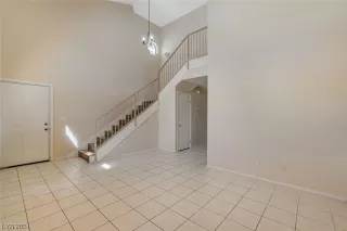 Photo #2: 2558161 Listing