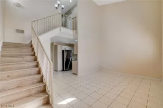 Photo #5: 2558161 Listing