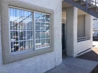 Photo #2: 2558165 Listing