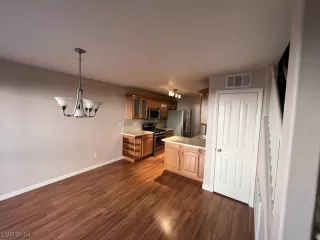 Photo #4: 2558181 Listing