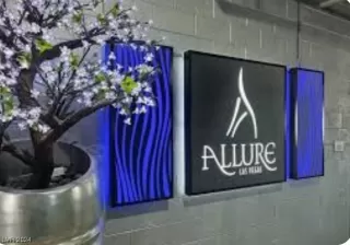 Photo #1: 2558185 Listing 