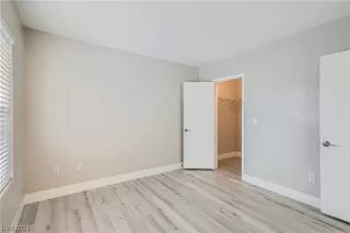 Photo #2: 2558198 Listing