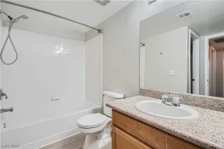 Photo #6: 2558198 Listing