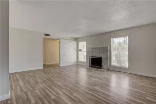 Photo #5: 2558208 Listing 