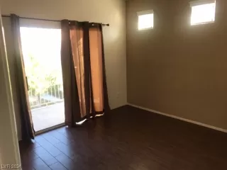 Photo #1: 2558239 Listing 