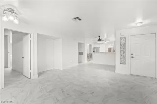 Photo #3: 2558243 Listing