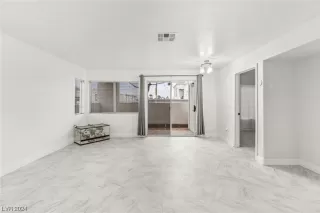 Photo #5: 2558243 Listing