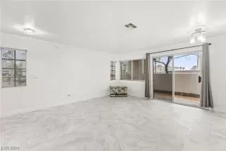 Photo #6: 2558243 Listing