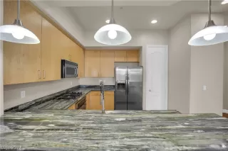 Photo #6: 2558245 Listing