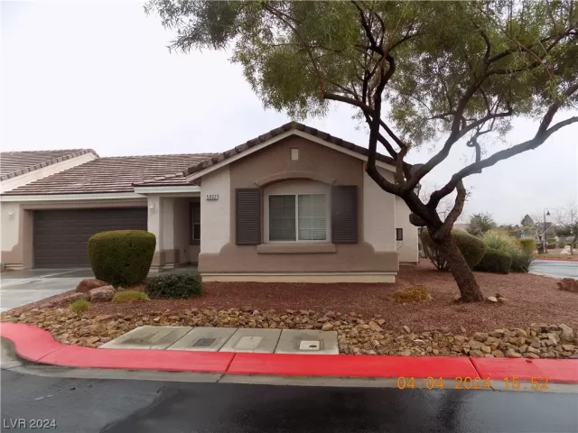 MLS: 2558246 Condo For Sale