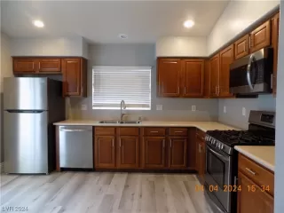 Photo #3: 2558246 Listing 