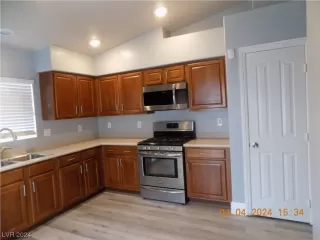 Photo #5: 2558246 Listing 