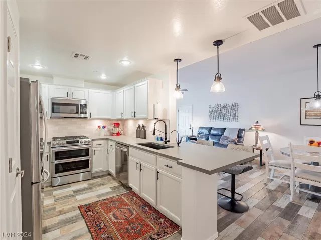 MLS: 2558269 Condo For Sale