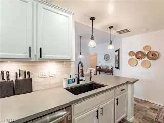 Photo #1: 2558269 Listing