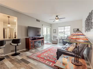 Photo #4: 2558269 Listing