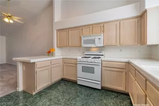 Photo #5: 2558274 Listing