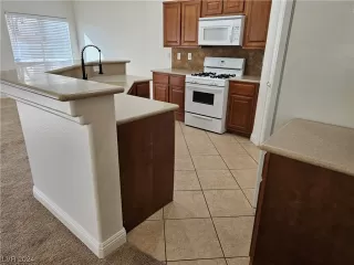 Photo #5: 2558293 Listing 