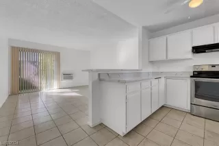 Photo #2: 2558299 Listing 