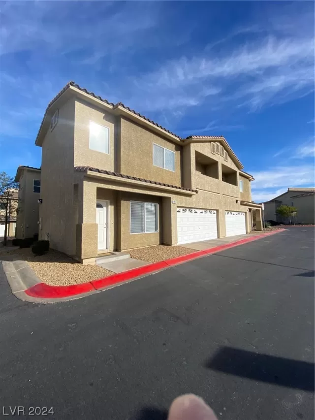 MLS: 2558317 Condo For Sale