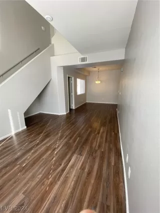 Photo #1: 2558317 Listing 