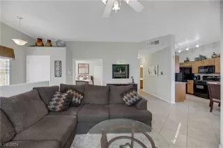 Photo #5: 2558322 Listing