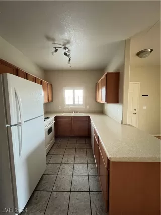 Photo #6: 2558339 Listing 