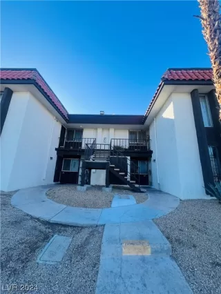 Photo #2: 2558353 Listing 