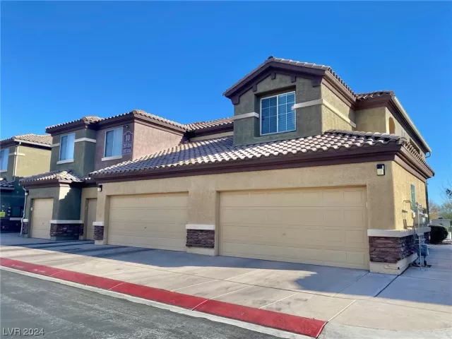MLS: 2558359 Condo For Sale