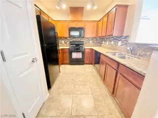 Photo #1: 2558359 Listing 