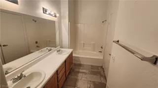 Photo #5: 2558364 Listing