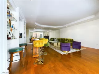 Photo #2: 2558391 Listing 