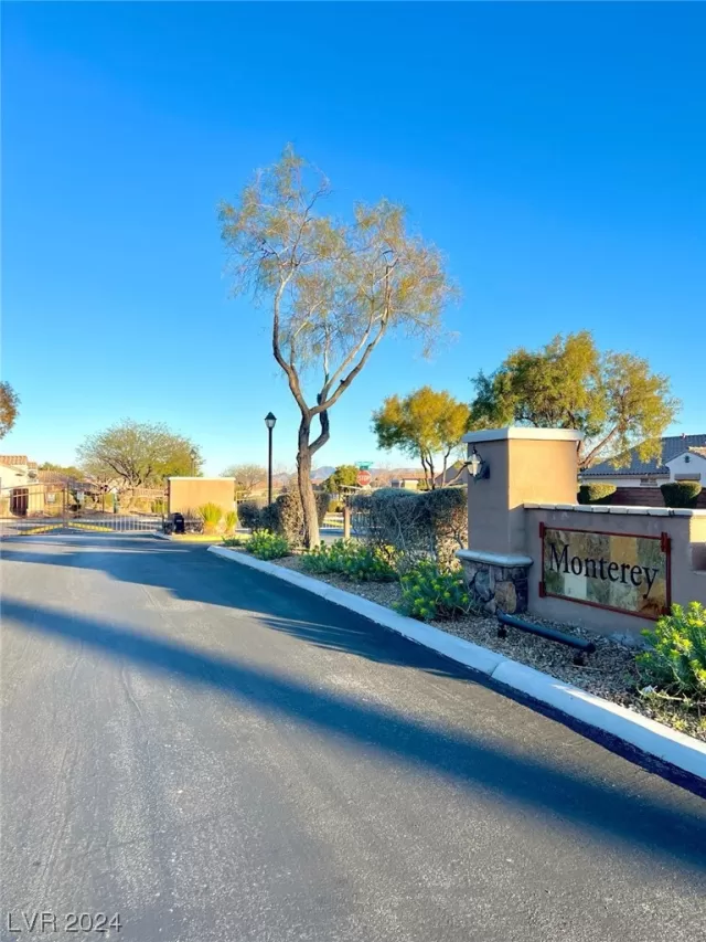 MLS: 2558404 Condo For Sale