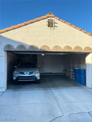 Photo #1: 2558404 Listing 