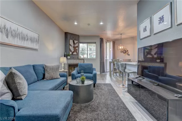 MLS: 2558415 Condo For Sale