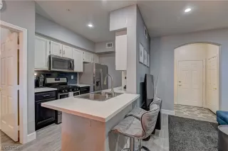 Photo #1: 2558415 Listing