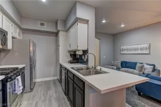 Photo #6: 2558415 Listing