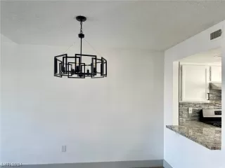 Photo #6: 2558441 Listing 