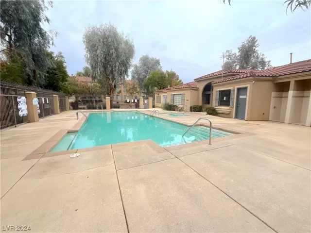 MLS: 2558473 Condo For Sale