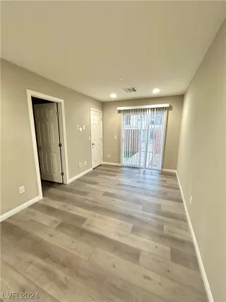 Photo #4: 2558484 Listing 