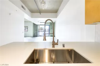 Photo #5: 2558515 Listing