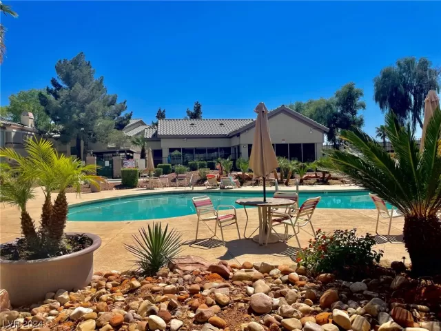 MLS: 2558543 Condo For Sale