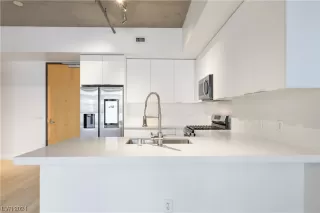 Photo #5: 2558544 Listing