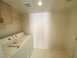 Photo #1: 2558555 Listing 