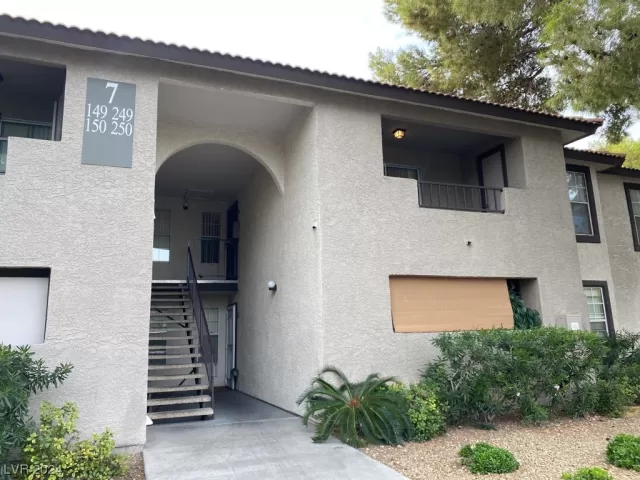 MLS: 2558574 Condo For Sale