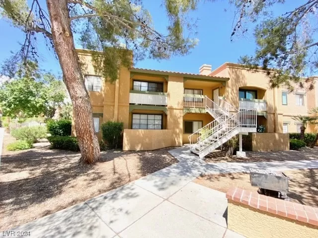 MLS: 2558592 Condo For Sale