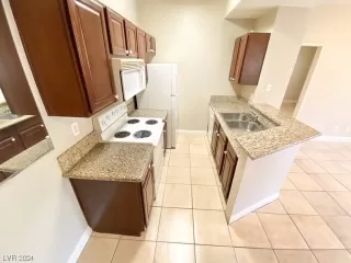 Photo #3: 2558592 Listing 