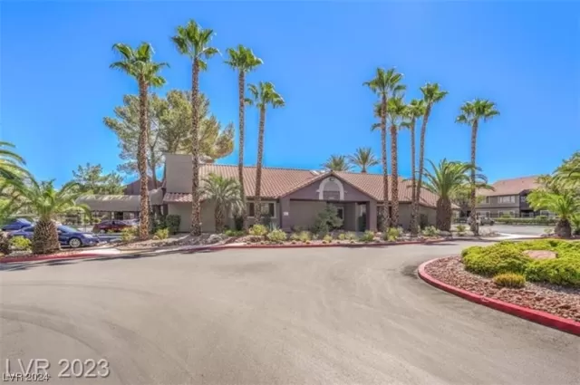 MLS: 2558599 Condo For Sale