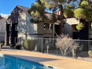 Photo #2: 2558599 Listing 